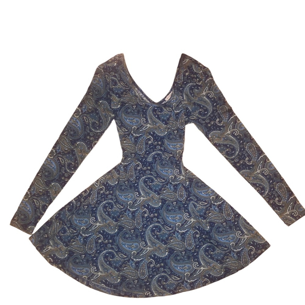 En Crème Blue Long Sleeve Paisley Dress
